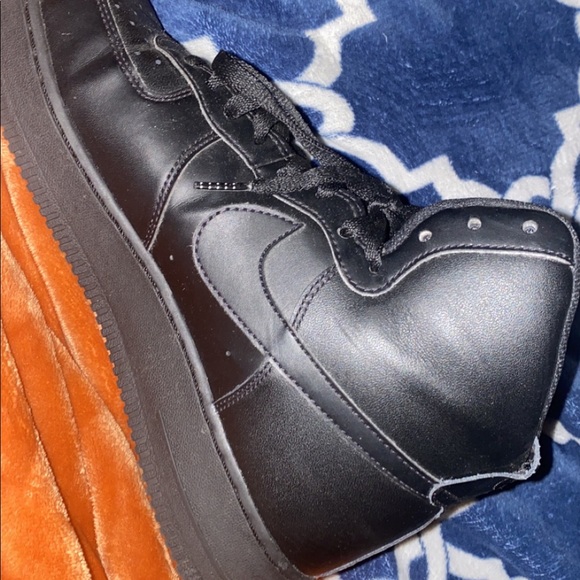 Black Nike Airforce 1 - Picture 2 of 3